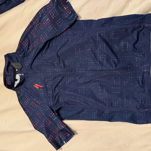 Specialized Jersey, Bib, & Vest Cycling Bundle - Picture 6 of 12